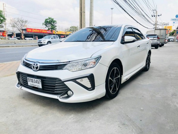 Toyota Camry ไมเนอร์เชนจ์ ปี 2016 สีขาว