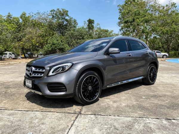 Mercedes-Benz GLA-Class X156 GLA250 ปี 2017 สีเทา