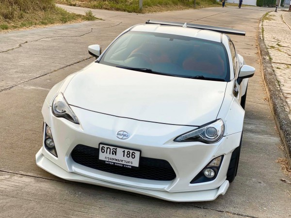 Toyota FT86 ปี 2015 สีขาว