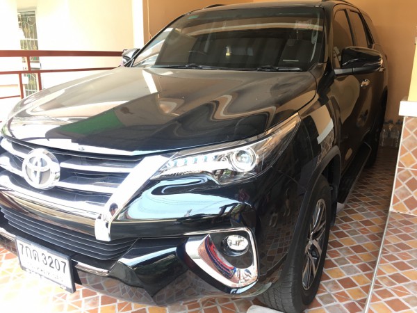 Toyota Fortuner ปี 2018 สีดำ