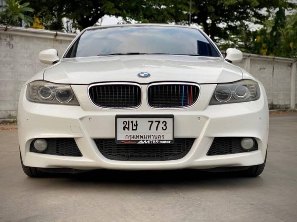 BMW 3 Series E90 320d ปี 2012 สีขาว