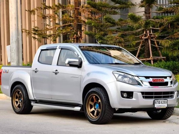 Isuzu D-Max Hi-Lander (4 ประตู) ปี 2012 สีเงิน