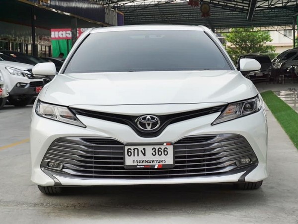 Toyota Camry ปี 2018 สีขาว