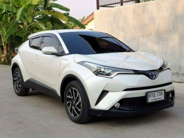 Toyota C-HR ปี 2019 สีขาว