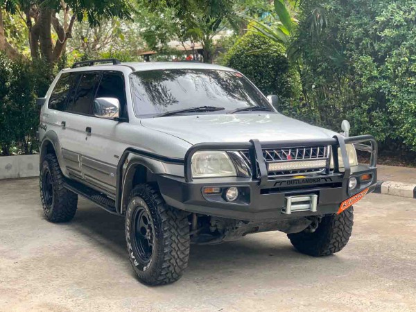 Mitsubishi Strada G-Wagon ปี 2002 สีขาว