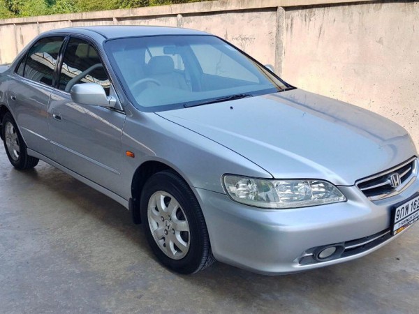 Honda Accord Gen 6 (งูเห่า) ปี 2003 สีเงิน