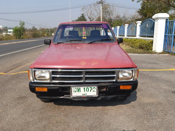 Toyota Hilux Hero ปี 1970 สีแดง