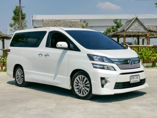 Toyota Vellfire ปี 2015 สีขาว