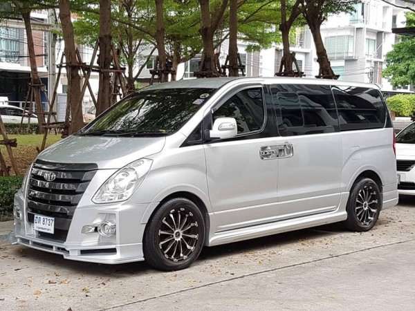 Hyundai H-1 ปี 2009 สีเงิน