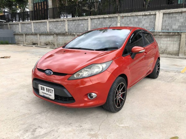 Ford Fiesta ปี 2012 สีแดง