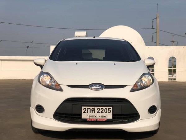 Ford Fiesta ปี 2013 สีขาว