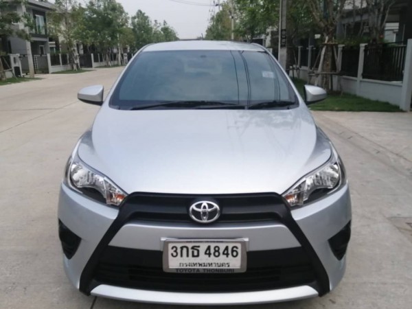 Toyota Yaris ปี 2014 สีเทา