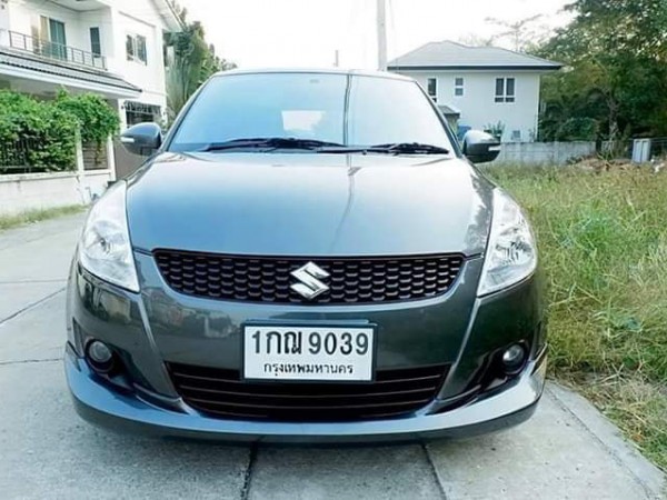 Suzuki Swift ปี 2012 สีเทา