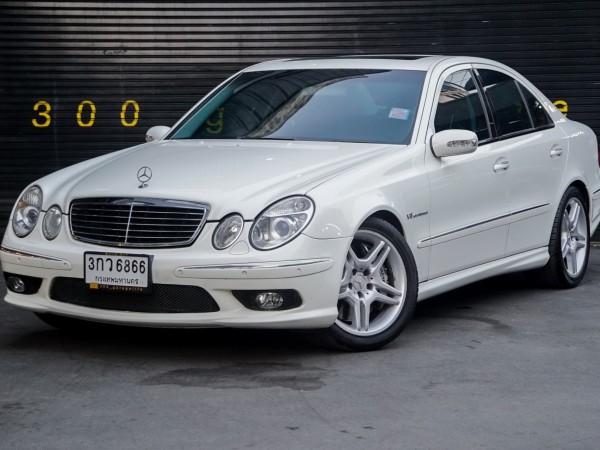 Mercedes-Benz E55 AMG ปี 2005 สีขาว