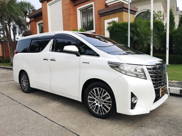 Toyota Alphard ปี 2016 สีขาว