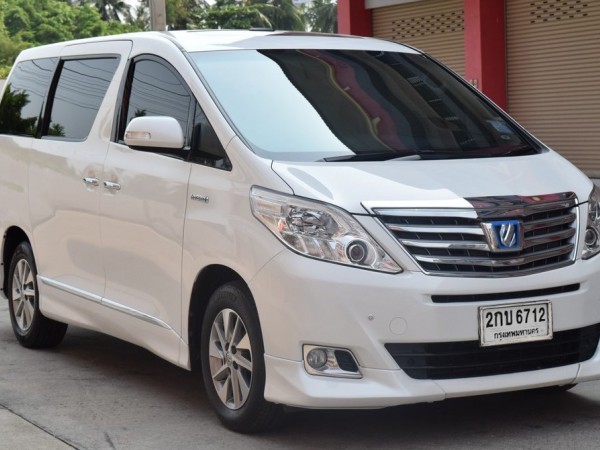 Toyota Alphard ปี 2013 สีขาว