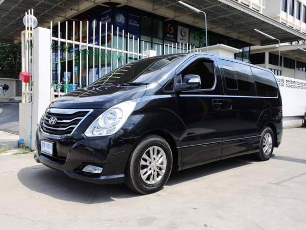 Hyundai H-1 ปี 2015 สีดำ