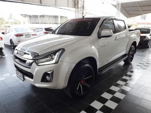 Isuzu D-Max Hi-Lander (Cab) ปี 2018 สีขาว