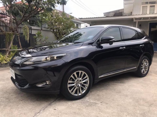 Toyota Harrier ปี 2014 สีดำ