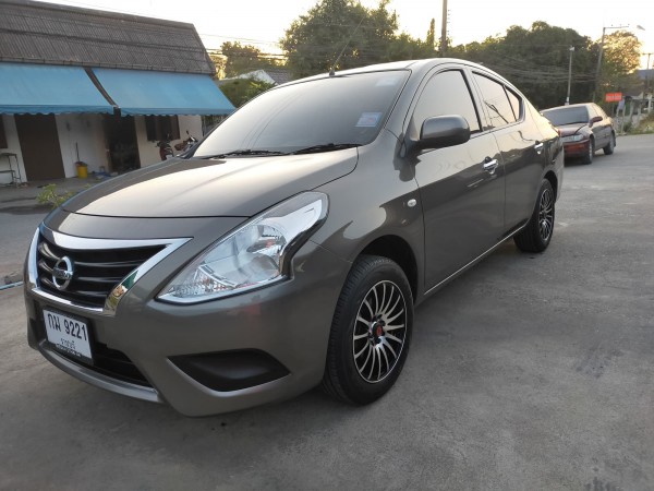 Nissan Almera ปี 2016 สีน้ำตาล