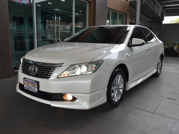 Toyota Camry ปี 2014 สีขาว