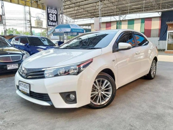 Toyota Corolla Altis ปี 2015 สีขาว