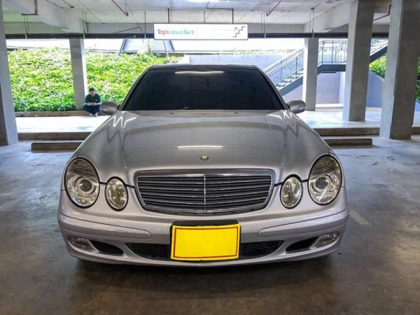 Mercedes-Benz E-Class W211 E220 ปี 2003 สีเทา