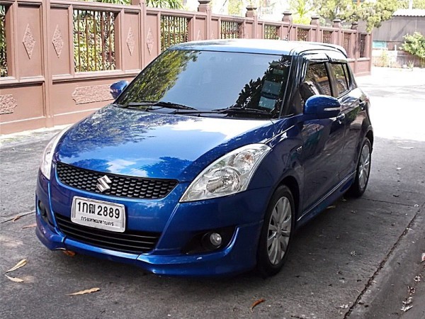 Suzuki Swift ปี 2012 สีน้ำเงิน