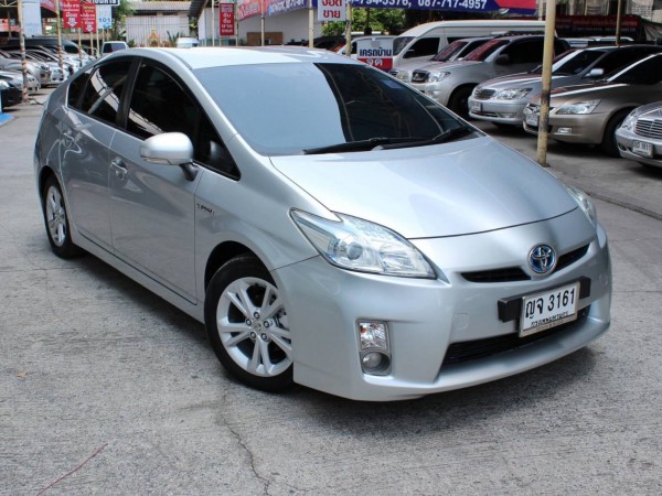 Toyota Prius ปี 2011 สีเงิน