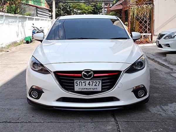 Mazda 3 Sedan ปี 2016 สีขาว