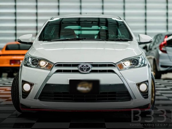 Toyota Yaris ปี 2015 สีขาว