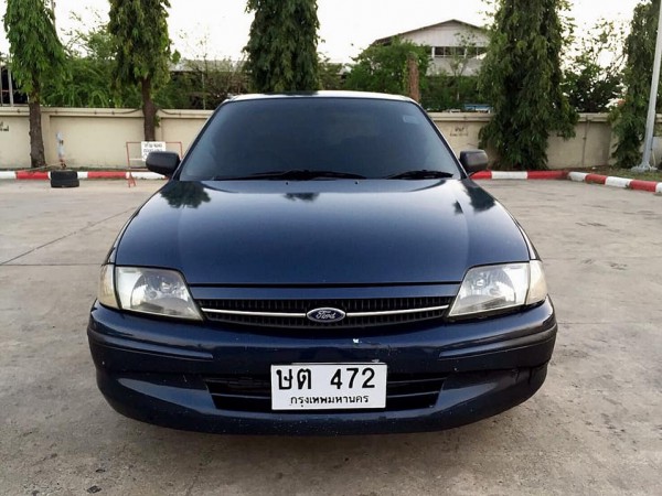 Ford Laser ปี 2000 สีน้ำเงิน