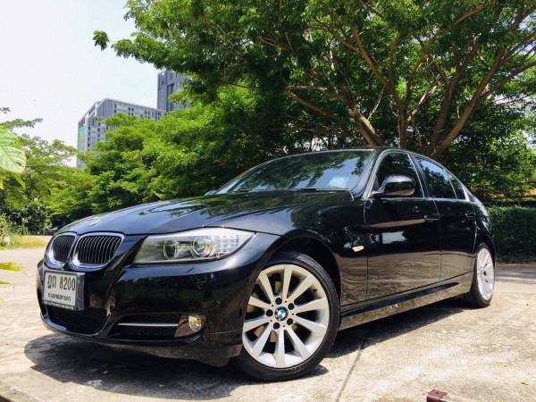 BMW 320i ปี 2012 สีดำ