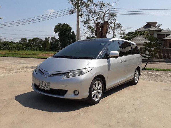 Toyota Estima ปี 2011 สีเงิน