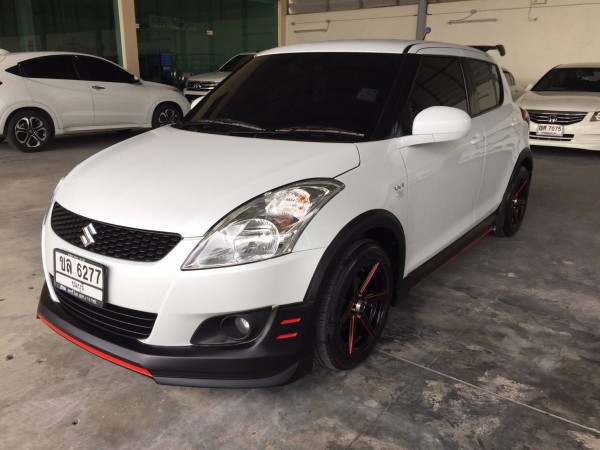 Suzuki Swift ปี 2015 สีขาว