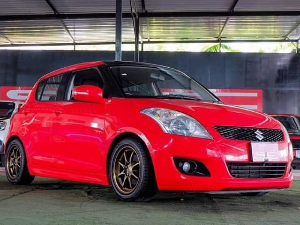 Suzuki Swift ปี 2013 สีแดง