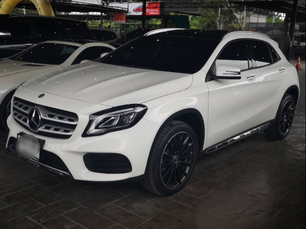 Mercedes-Benz GLA-Class X156 GLA250 ปี 2018 สีขาว