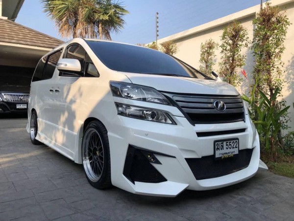 Toyota Vellfire ปี 2014 สีขาว