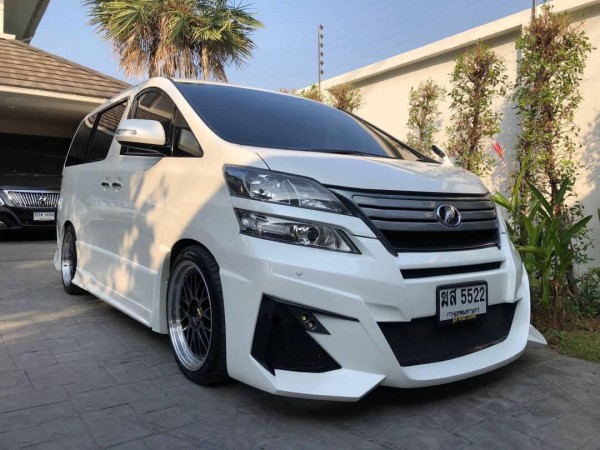 Toyota Vellfire ปี 2014 สีขาว