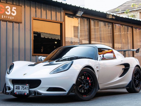 Lotus Elise ปี 2013 สีขาว