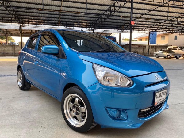 Mitsubishi Mirage ปี 2012 สีฟ้า