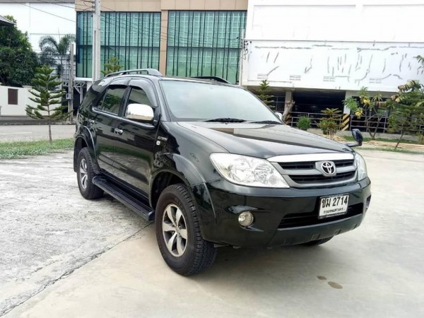 Toyota Fortuner ปี 2006 สีดำ