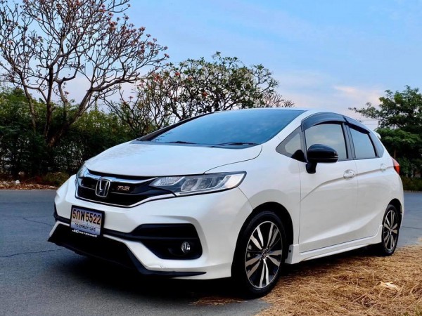 Honda Jazz GK ปี 2018 สีขาว