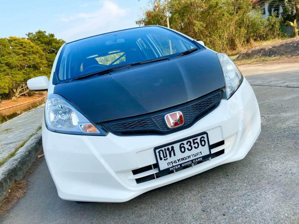 Honda Jazz GE ปี 2011 สีขาว