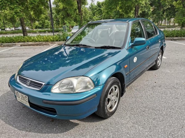 Honda Civic EK โฉม 4 ประตู ปี 1997 สีเขียว