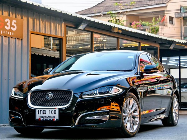 Jaguar XF 2013 สีดำ