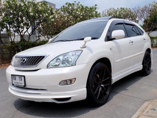 Toyota Harrier ปี 2010 สีขาว