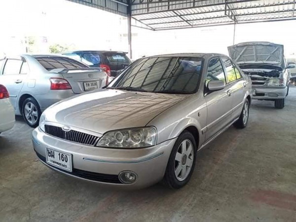 Ford Laser ปี 2003 สีเงิน