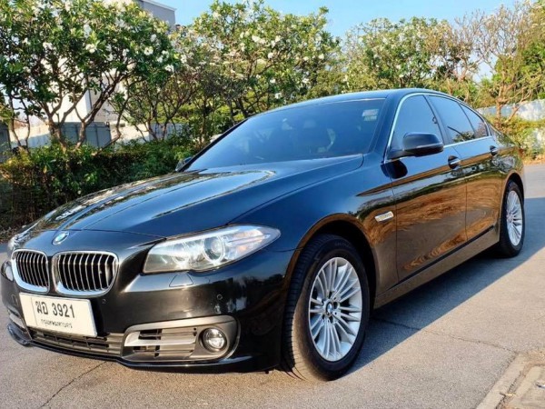 BMW 5 Series F10 520d ปี 2017 สีดำ