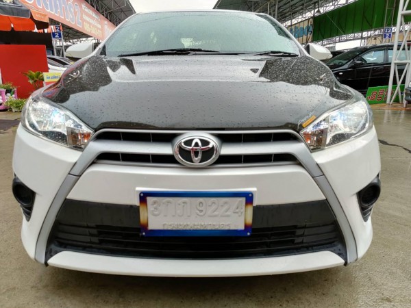 Toyota Yaris ปี 2014 สีขาว